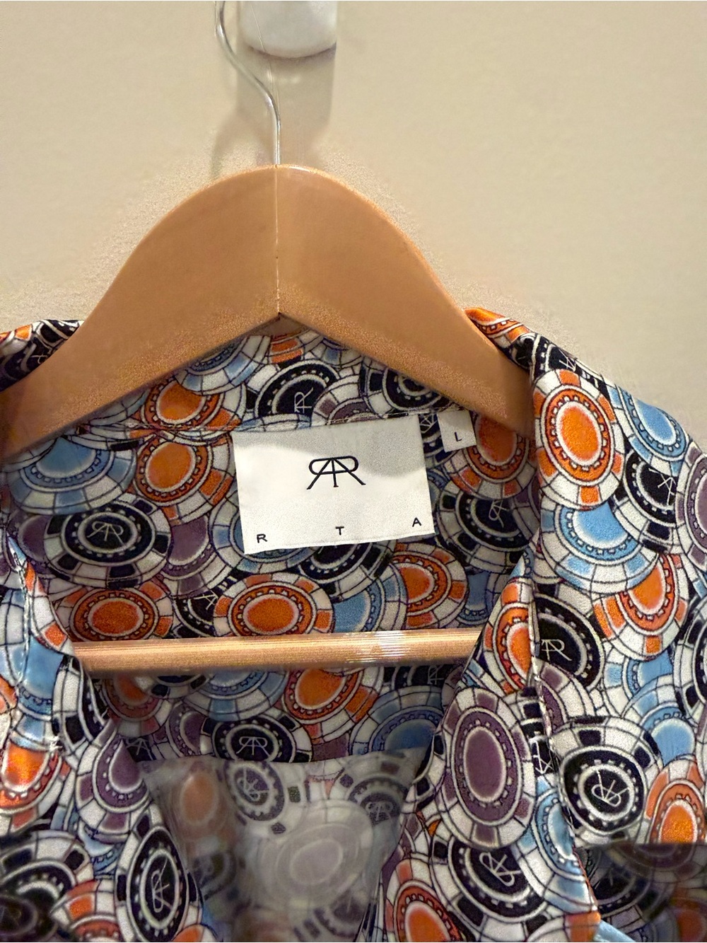 RTA Shirt Men’s Large Button Up Short Sleeve Silk Poker Chip Casino Vegas $595 - Picture 3 of 6